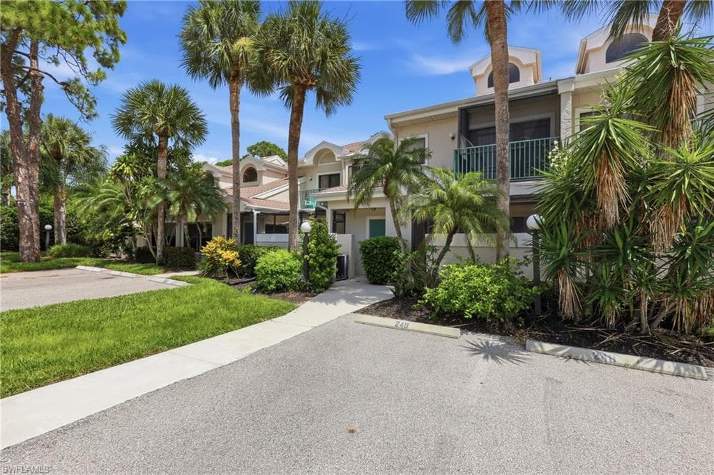81 Emerald Woods DR M3-4