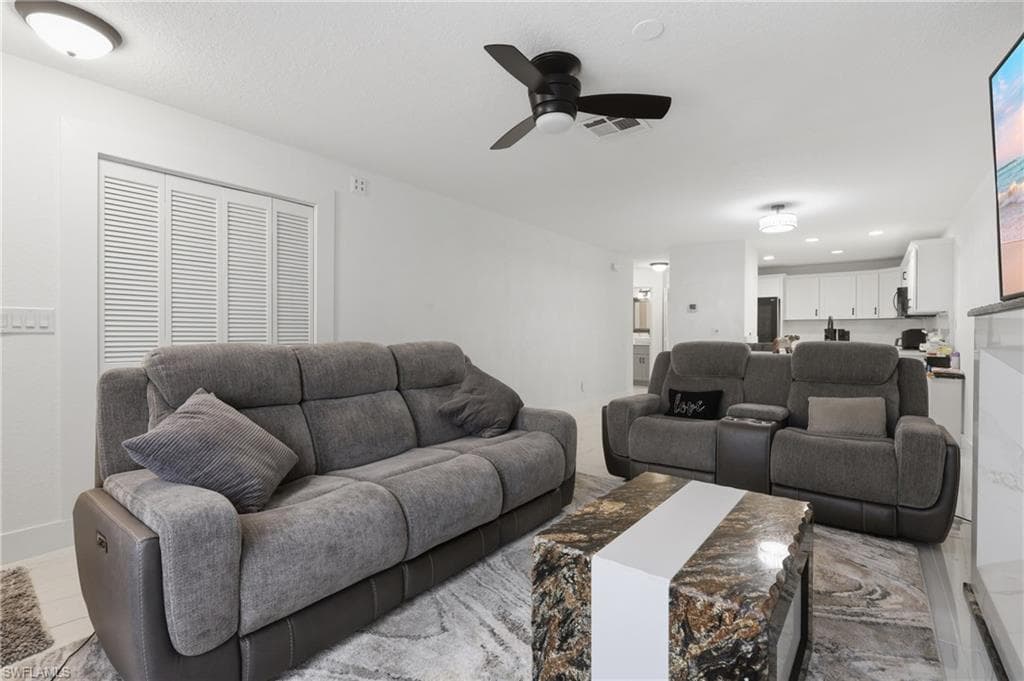 81 Emerald Woods DR M3-8