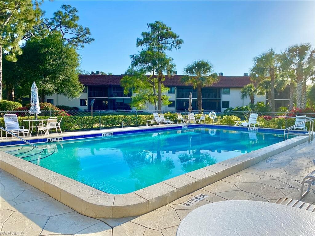 4955 Pepper CIR B-204-18