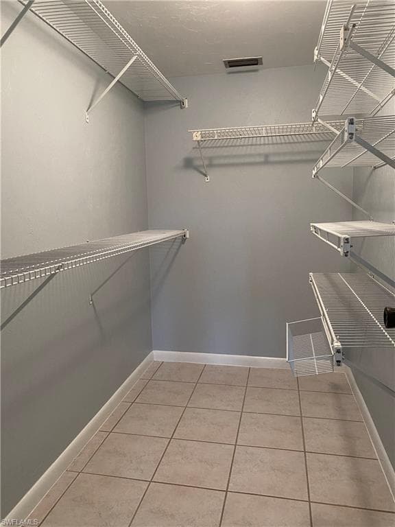 4955 Pepper CIR B-204-11
