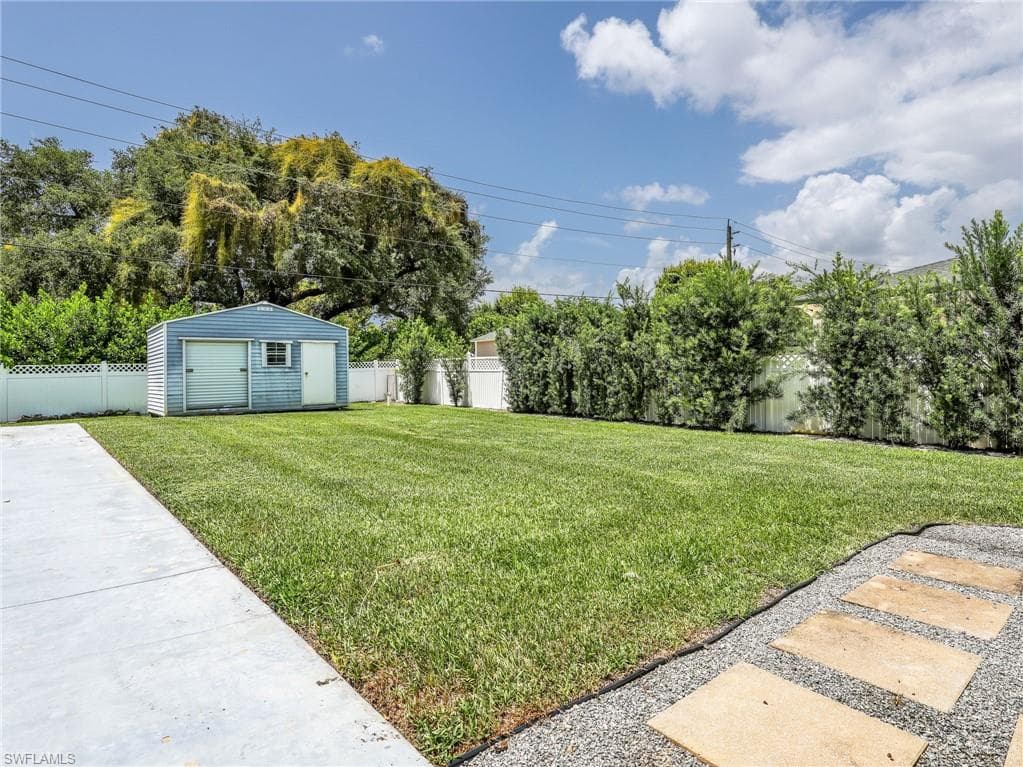 1645 Ardmore RD-23