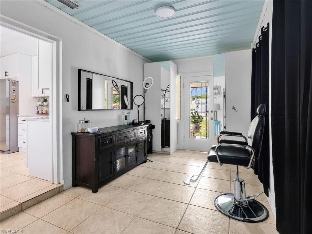 1645 Ardmore RD-34