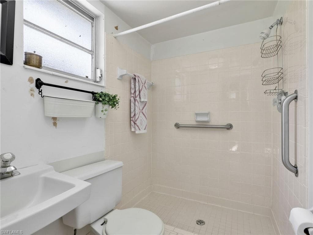 1645 Ardmore RD-33