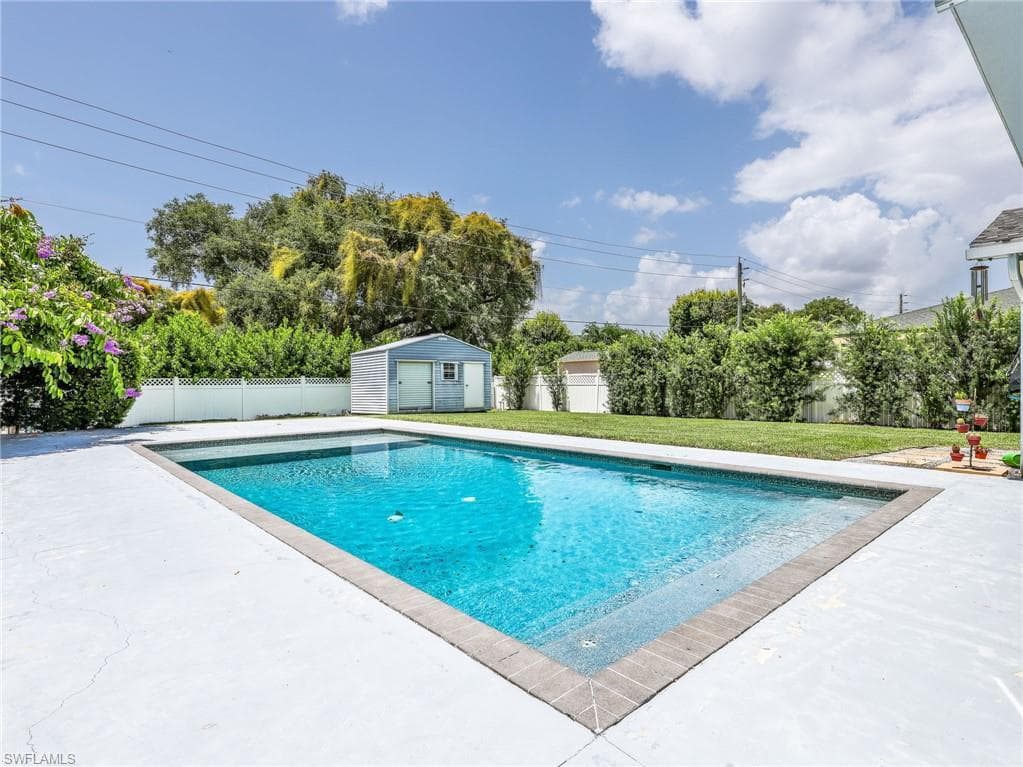 1645 Ardmore RD-18