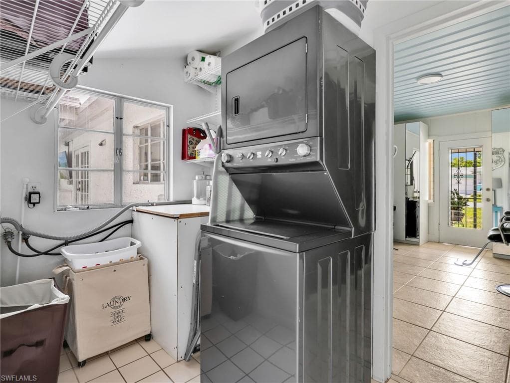 1645 Ardmore RD-35