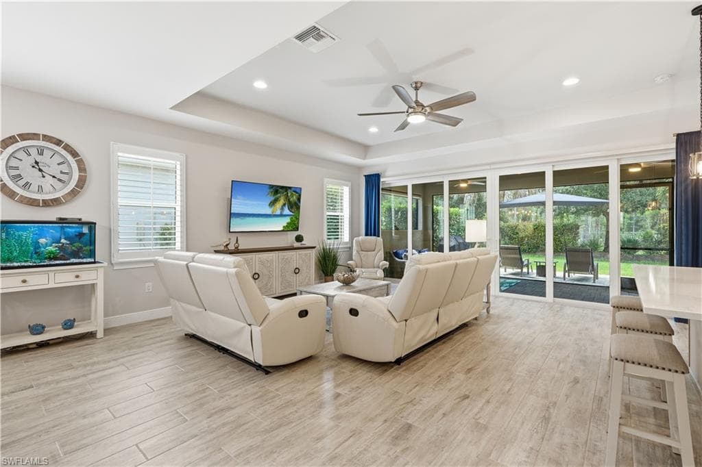 14796 Windward LN-8