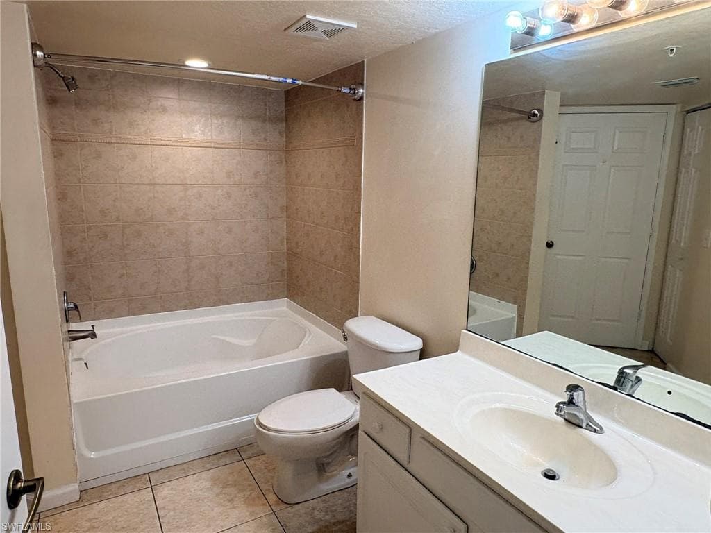 4121 Residence DR 305-9