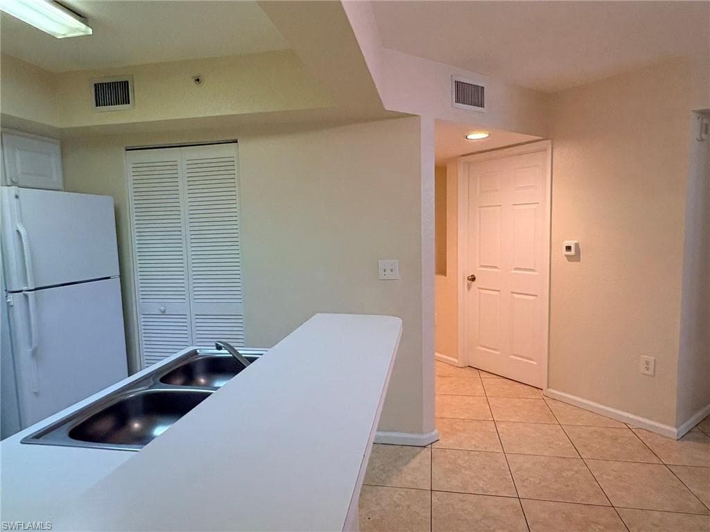 4121 Residence DR 305-4