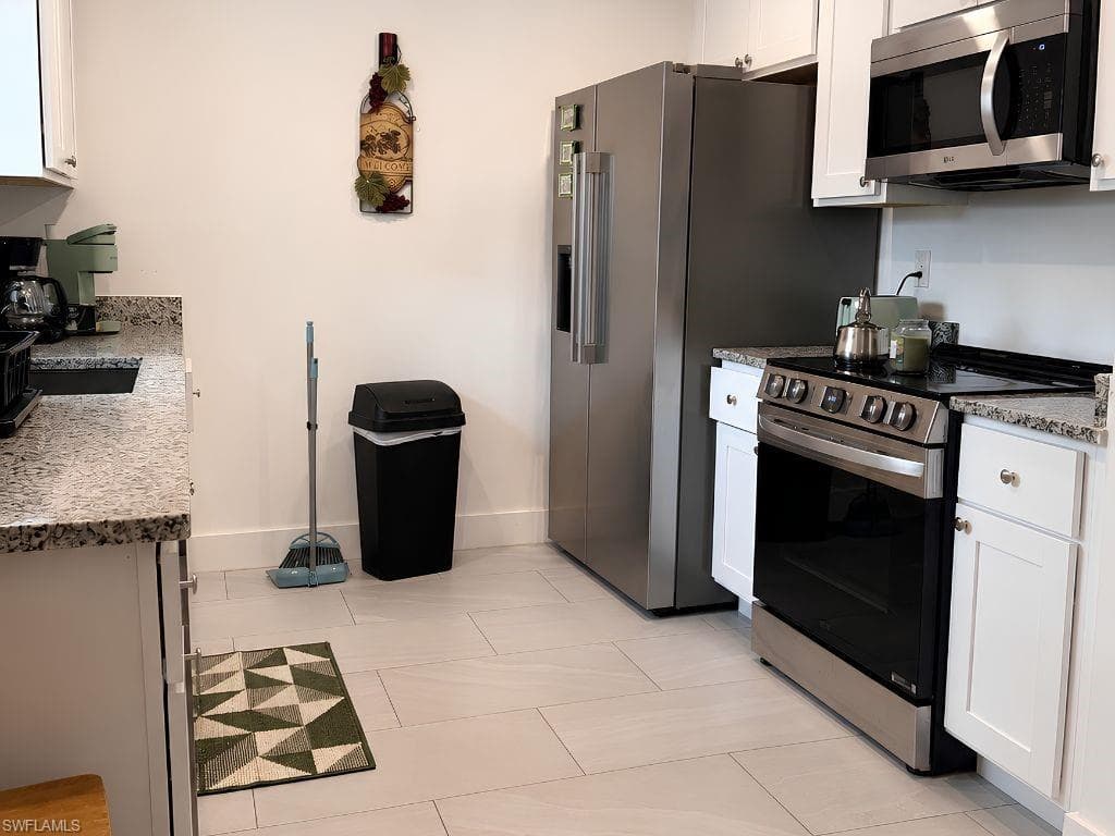 2839 Cocos AVE-4