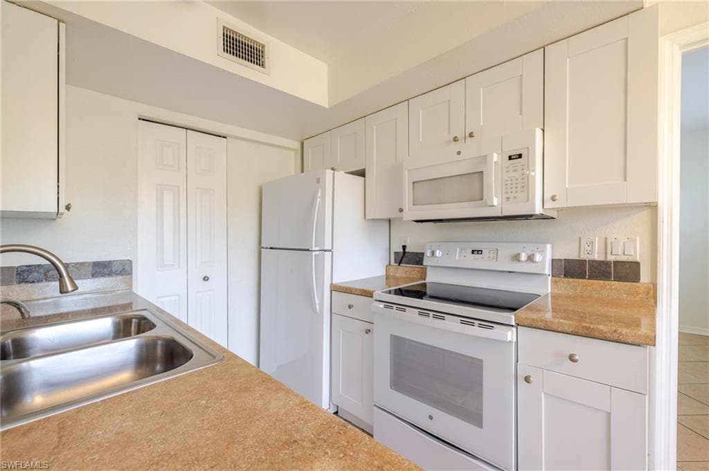 12561 Equestrian CIR 802-6