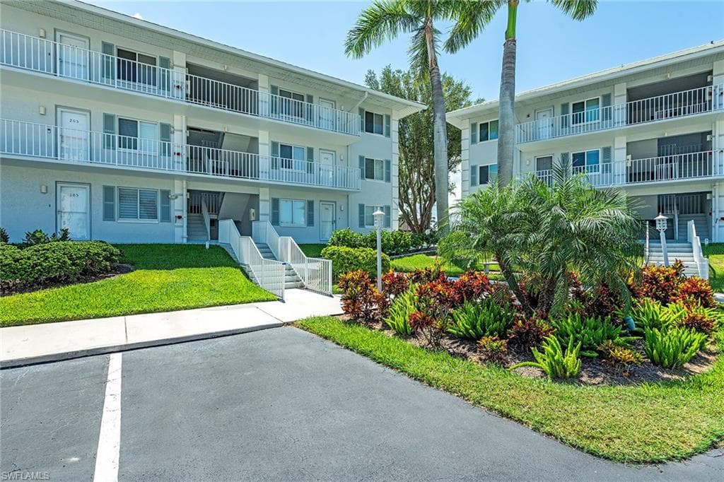 10684 Gulf Shore DR B-305-1