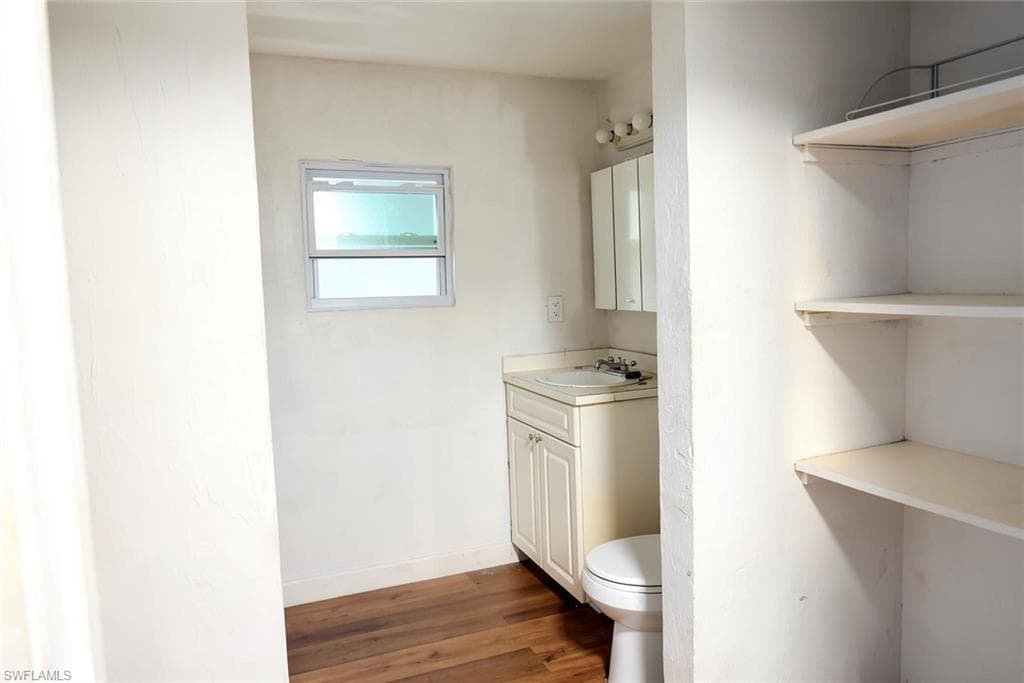 480 Valley DR-6