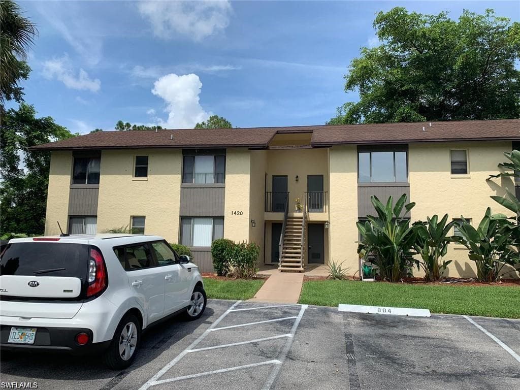 1420 Green Valley CIR 802-15