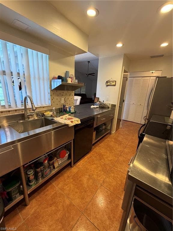 126 Oakside ST-11