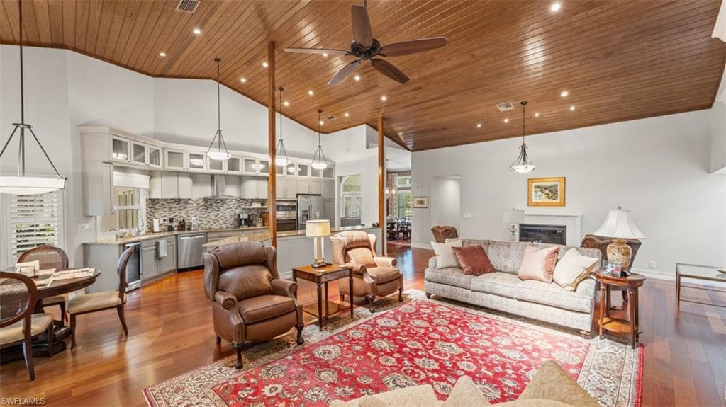 16918 Timberlakes DR-32