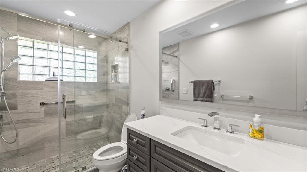 16918 Timberlakes DR-40
