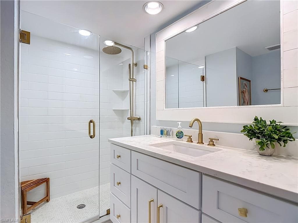 979 E Gulf DR D433-24