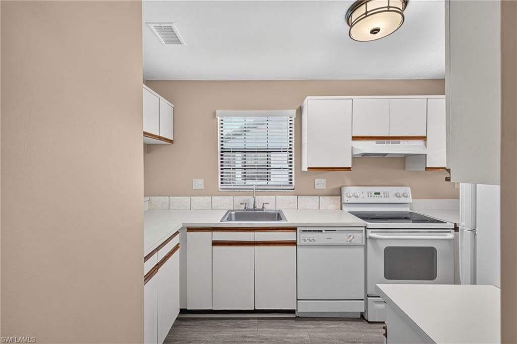 5365 Treetops DR S206-6
