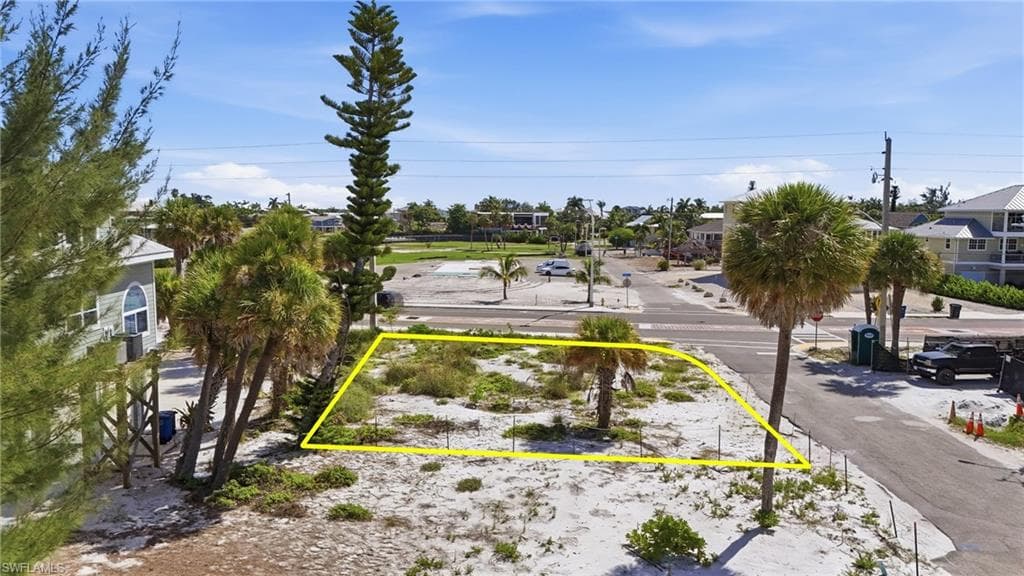 5698 Estero BLVD-15