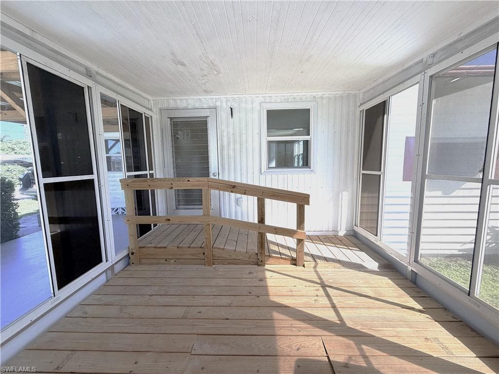 139 Gaslight AVE-20