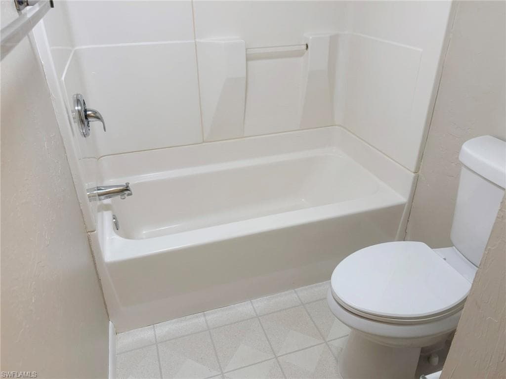 3704 Broadway 214-22