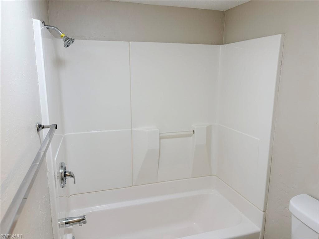 3704 Broadway 214-21