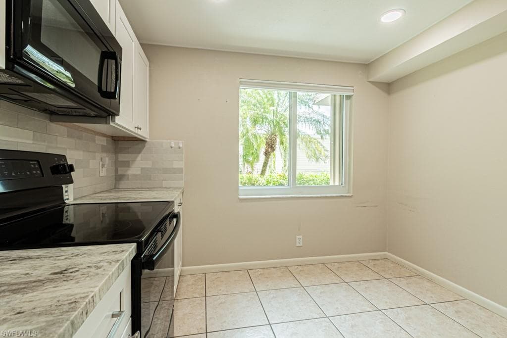 149 Palm DR 17-33