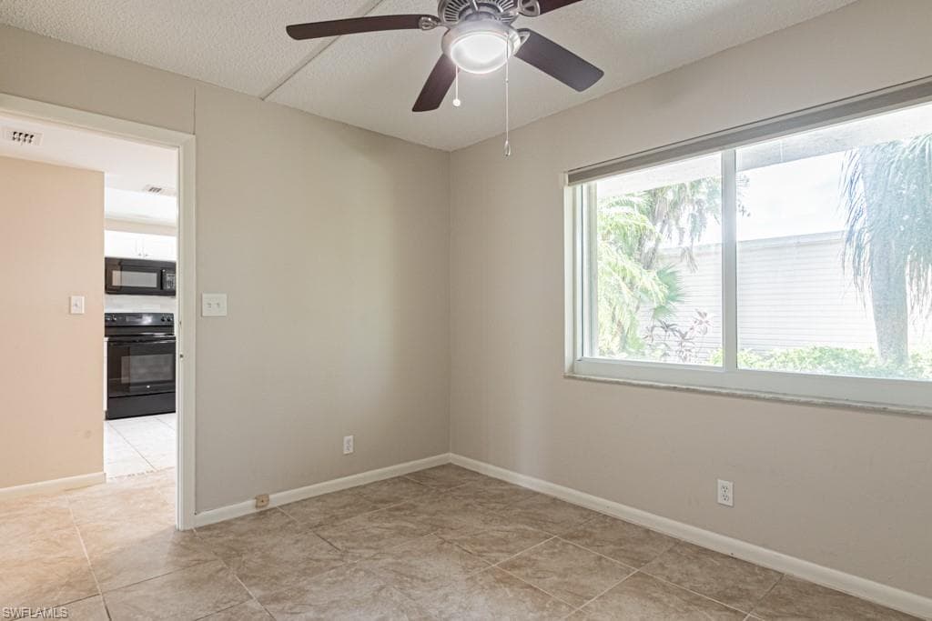 149 Palm DR 17-21