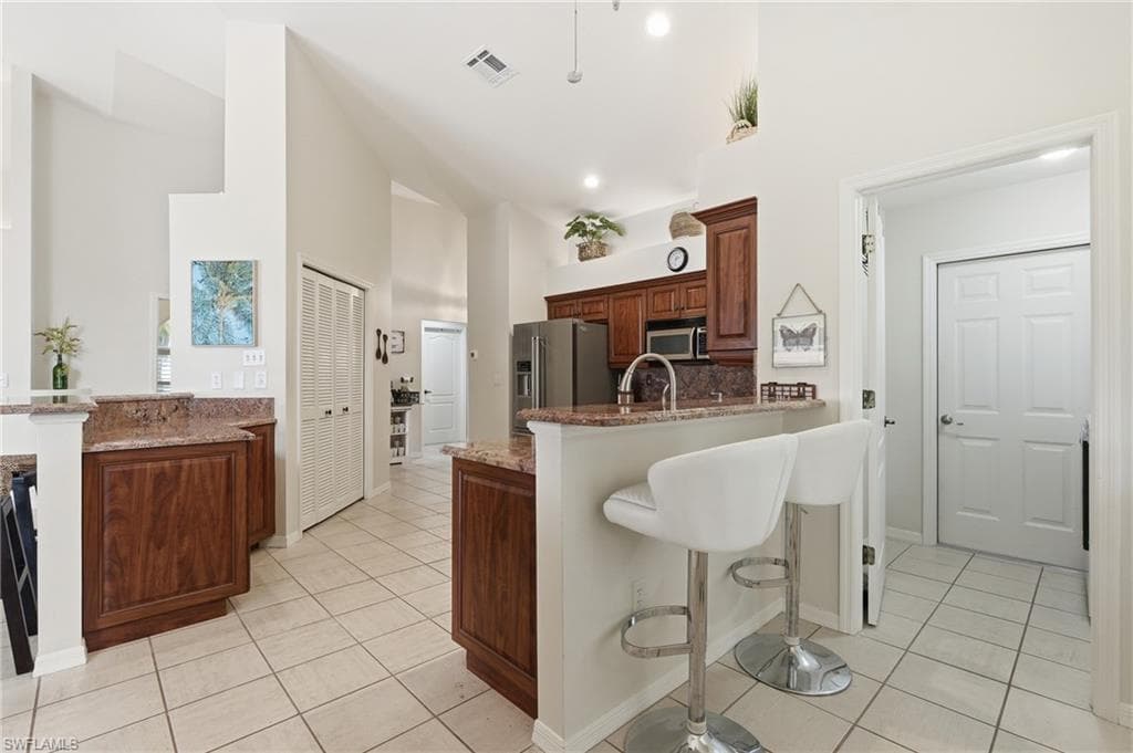 12846 Dresden CT-18