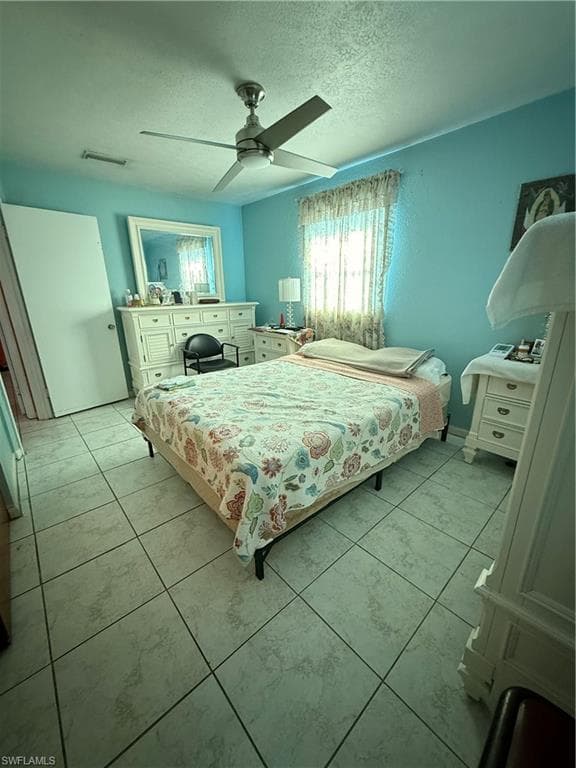 1379 Golf DR-4