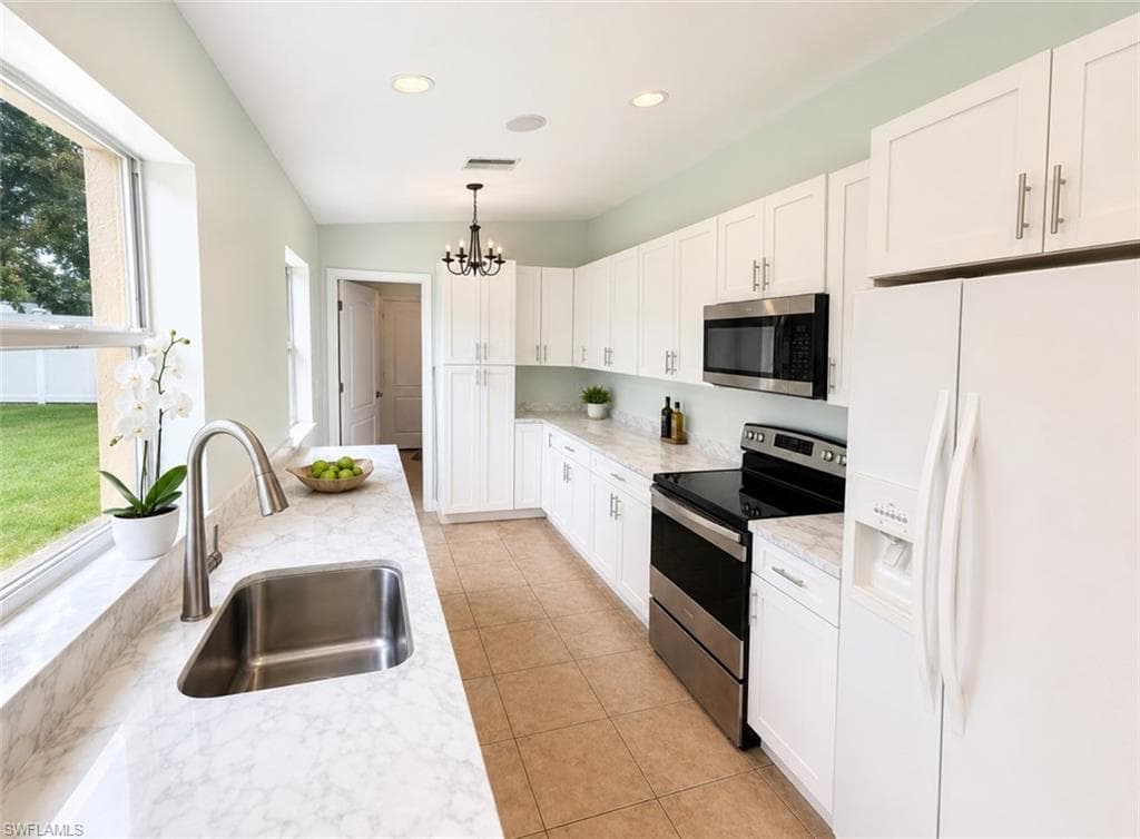 416 Candlewick CIR S-4