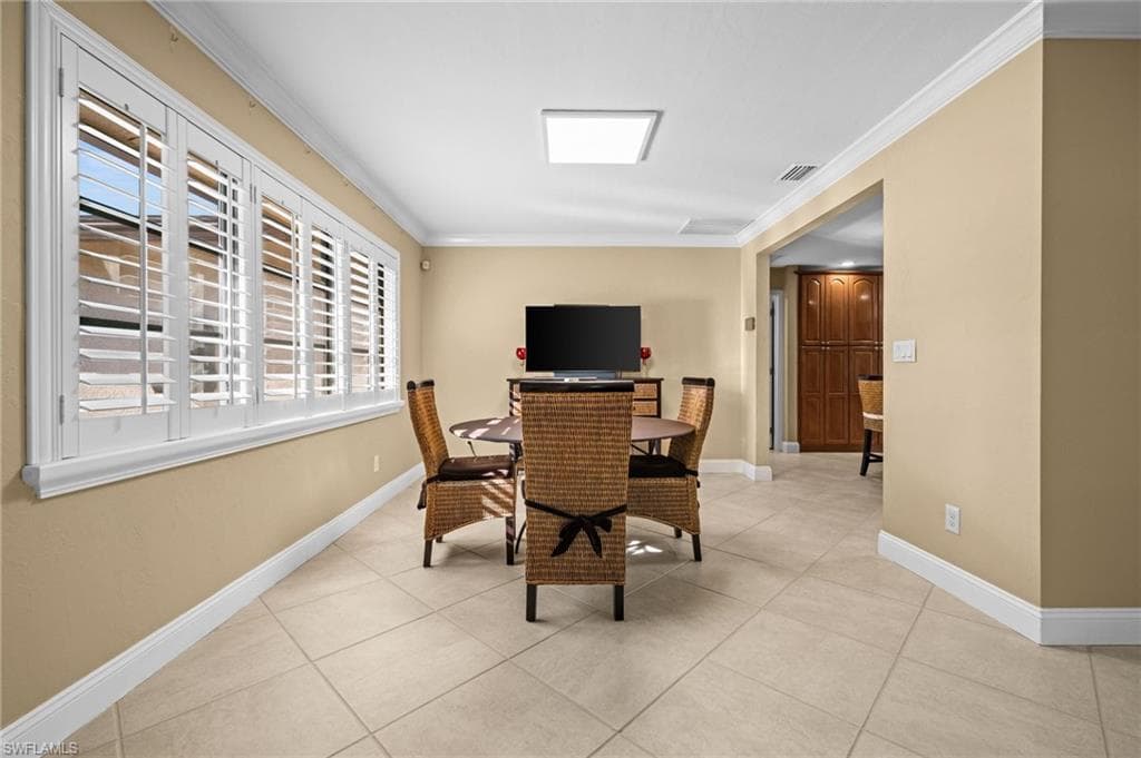 4165 Prestwick CT-12