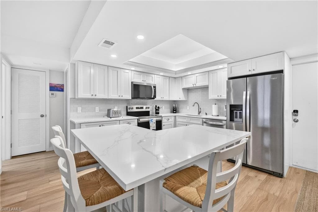 100 Estero BLVD 433-3