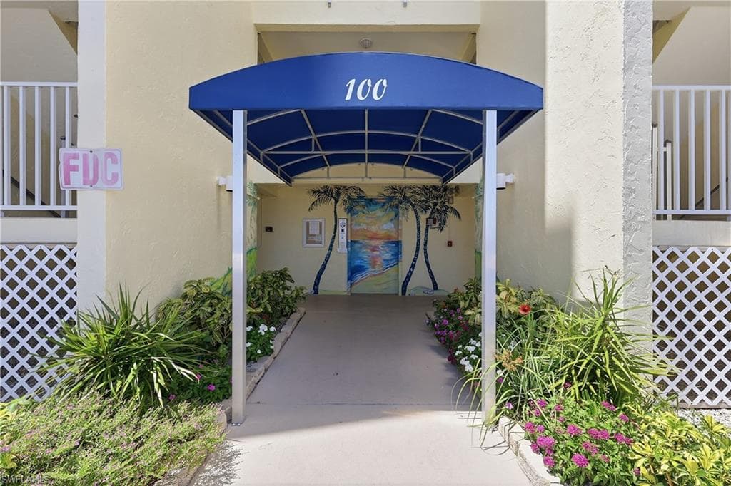 100 Estero BLVD 433-41
