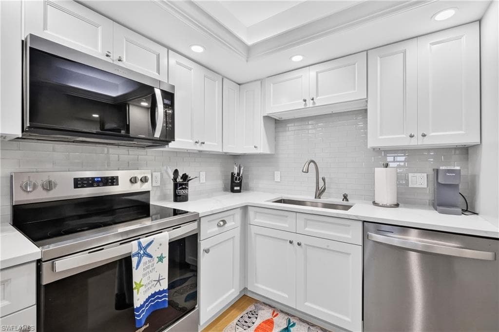 100 Estero BLVD 433-8