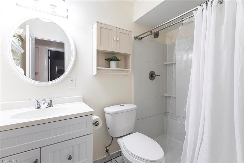 6775 Lake McGregor CIR-23