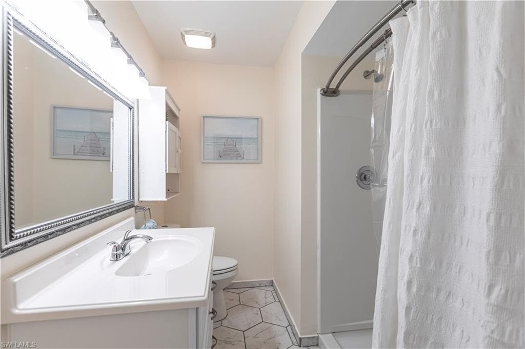 6775 Lake McGregor CIR-17