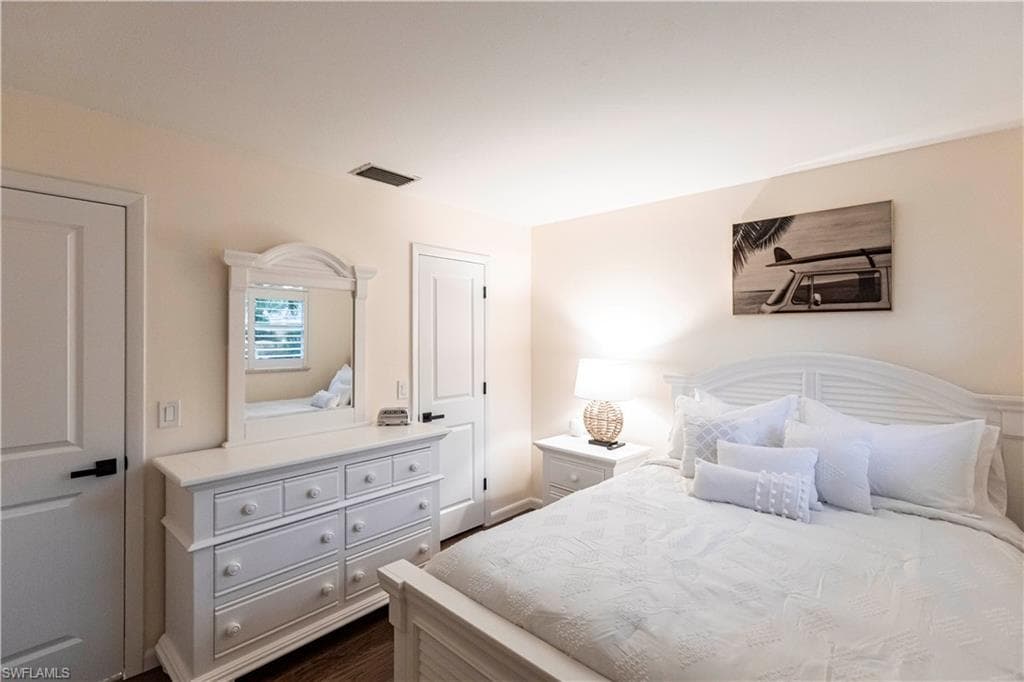 6775 Lake McGregor CIR-20