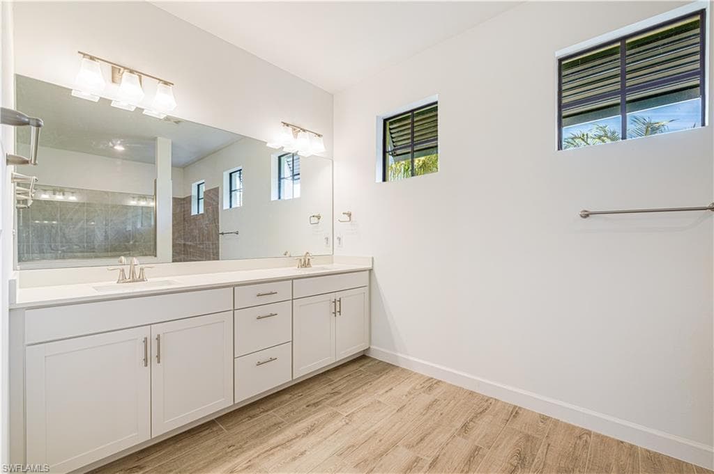 20933 Napa LOOP-28