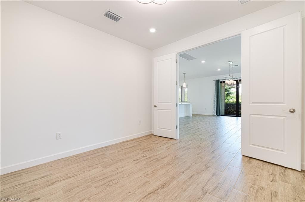 20933 Napa LOOP-24
