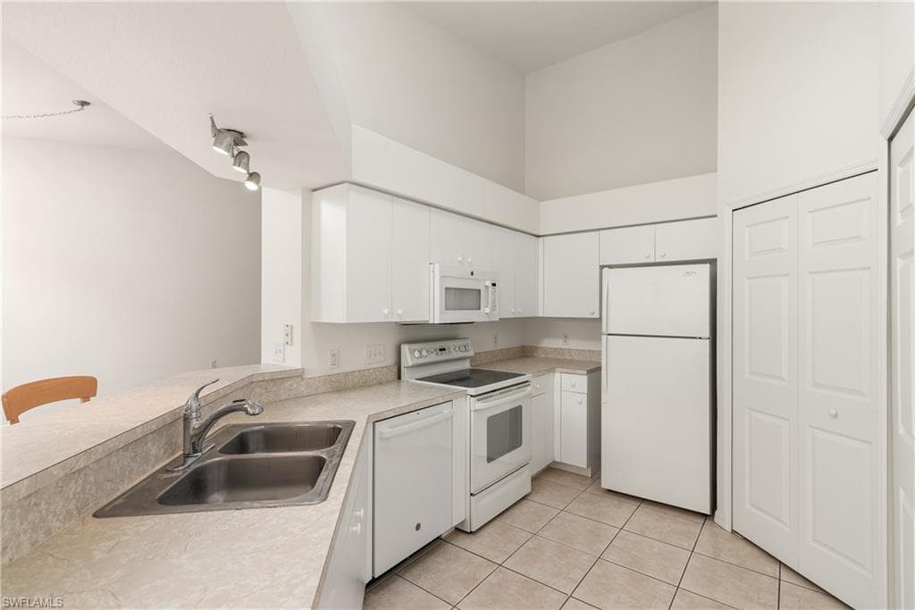 25761 Lake Amelia WAY 202-8