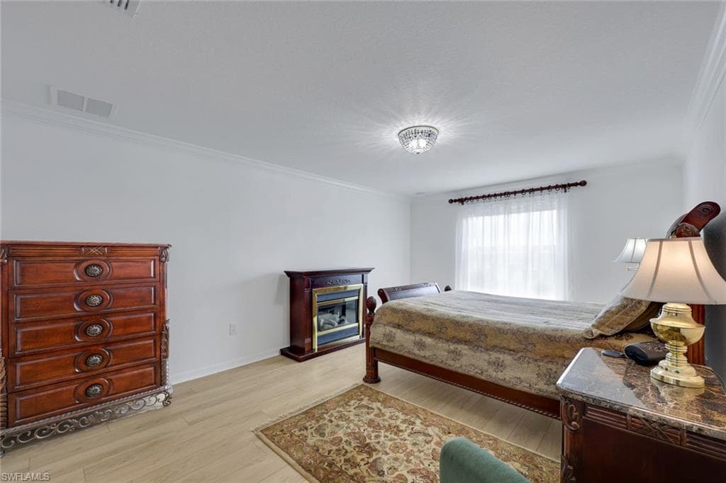 2159 Hamlin ST-27