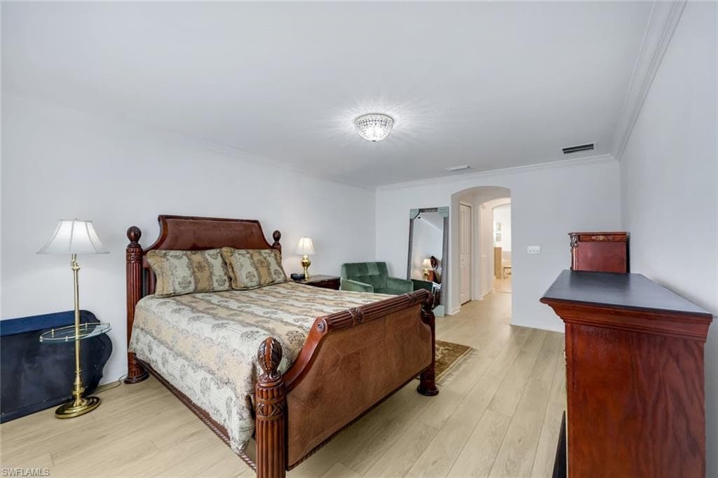 2159 Hamlin ST-26