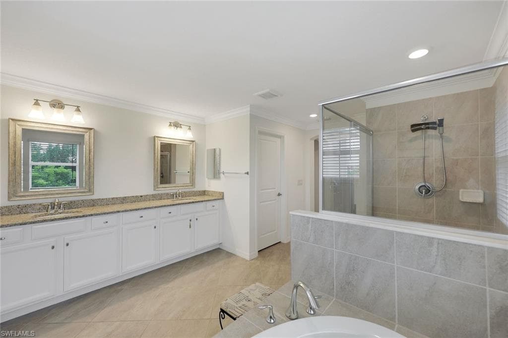 2159 Hamlin ST-28
