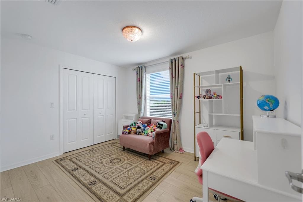 2159 Hamlin ST-31