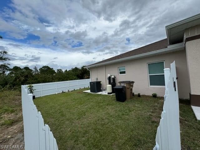 610 W 12th ST-22