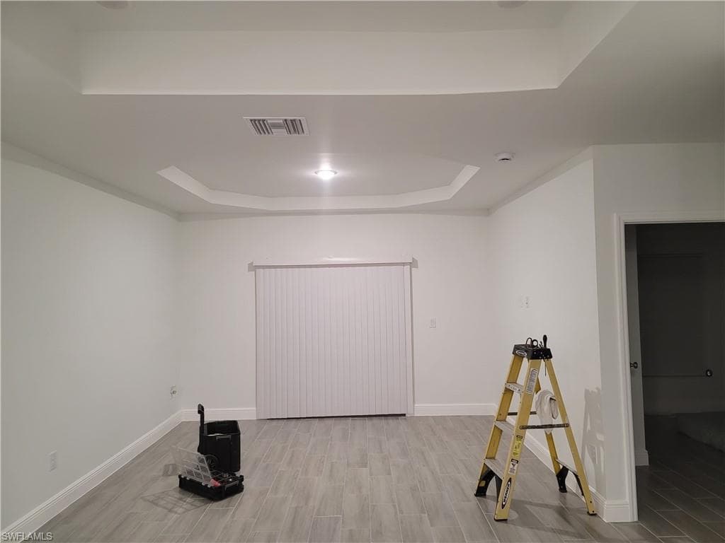 610 W 12th ST-10