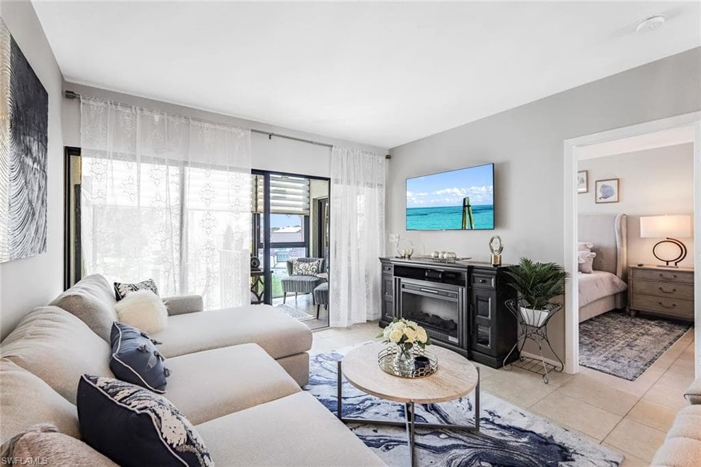 807 River Point DR 102D-5