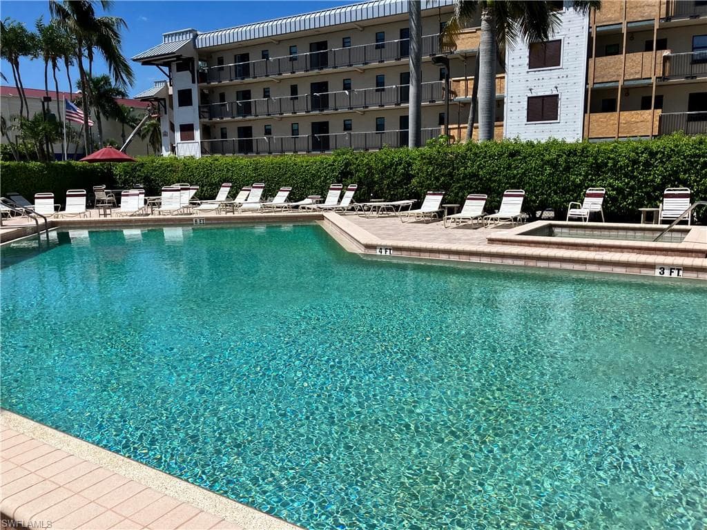 807 River Point DR 102D-31