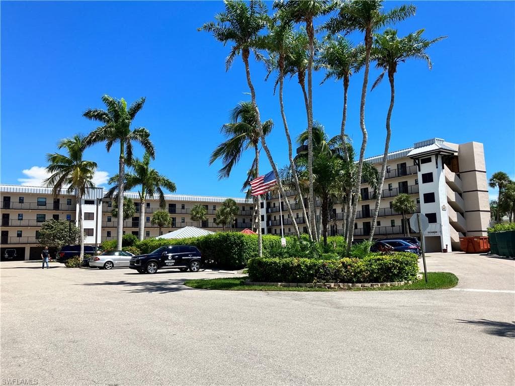 807 River Point DR 102D-29